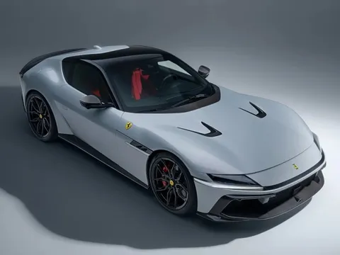 Novitec 'sửa mũi' cho siêu xe Ferrari 12Cilindri