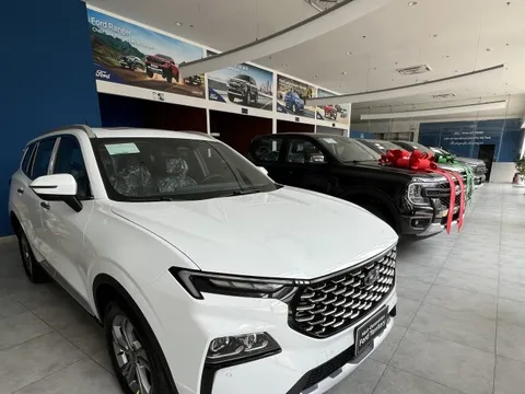 Tin tức giá xe ngày 2-11: Các hãng xe tung cú "nước rút" cuối cùng của năm