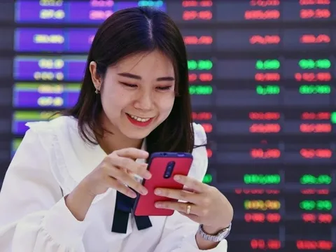 Chứng khoán 'quay xe' bất ngờ