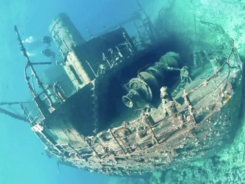 Phát hiện kho báu hơn 4.000 tấn dưới đáy biển, chuyên gia rót hơn 1.100 tỷ đồng, dùng cỗ máy thép nặng 540 tấn để trục vớt suốt 9 tháng mới lấy được