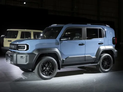 Toyota Land Cruiser FJ đến Việt Nam sẽ 'bia kèm lạc'?