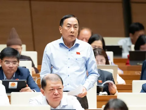 Lo viên chức làm ‘chân trong, chân ngoài’ dễ xung đột lợi ích