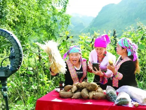 Phụ nữ vùng cao chủ động hòa nhập thế giới số