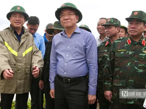 Phó Thủ tướng Lê Thành Long kiểm tra công tác khắc phục lũ lụt, động viên bà con vùng rốn lũ Gia Lai