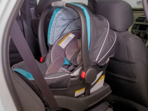 Ủy ban ATGT Quốc gia hướng dẫn phân loại và chọn lựa các thiết bị an toàn cho trẻ em trên ô tô theo đúng lứa tuổi