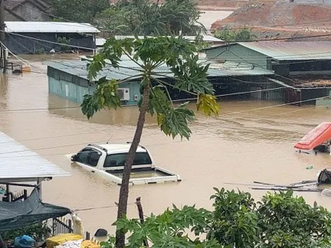 Gần 40 công nhân thi công dự án cao tốc ở Đắk Lắk mắc kẹt vì mưa lũ