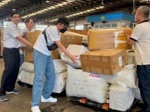 Các hãng hàng không thông báo vận chuyển miễn phí hàng cứu trợ cho người dân vùng lũ