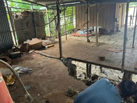 Sạt lở hơn 5 km bờ sông Cái Phan Rang, uy hiếp nhiều nhà dân