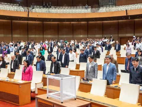 Quốc hội tưởng niệm những người tử vong do thiên tai