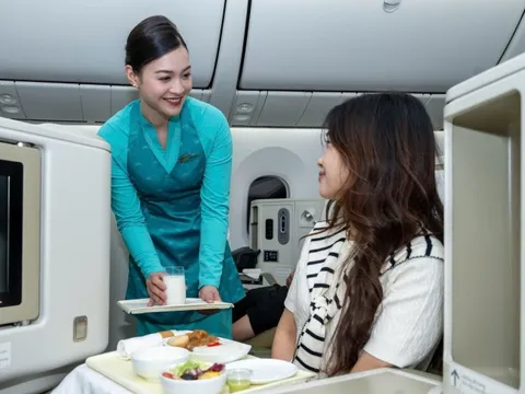 Tái tạo năng lượng giữa không trung cùng thực đơn lành sạch từ TH true MILK