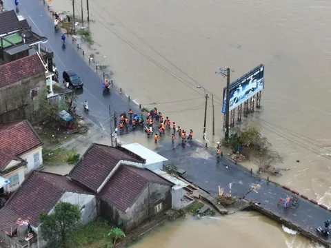 Người dân, doanh nghiệp chịu thiệt hại mưa lũ được khoanh nợ