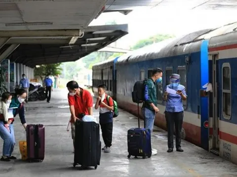 Nghỉ việc trước hay sau Tết: chỉ chênh một ngày mà khác cả quyền lợi?