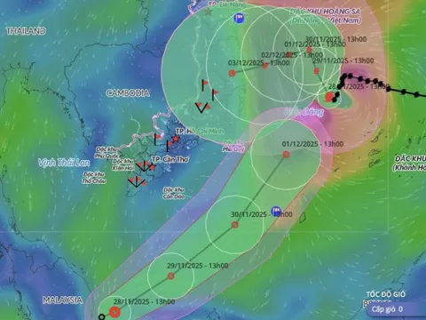 Xuất hiện áp thấp nhiệt đới giật cấp 9 hướng vào Nam Biển Đông, bão số 15 luẩn quẩn đổi hướng