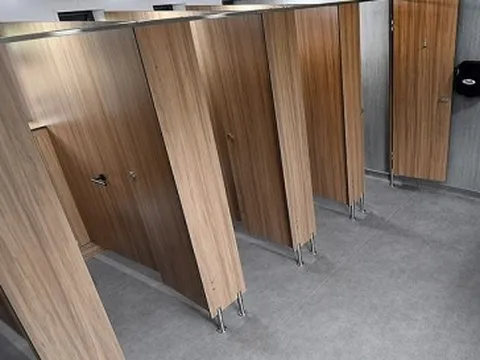 Công ty ‘canh’ toilet, nhân viên đi vệ sinh quá 15 phút bị phạt 1,7 triệu đồng