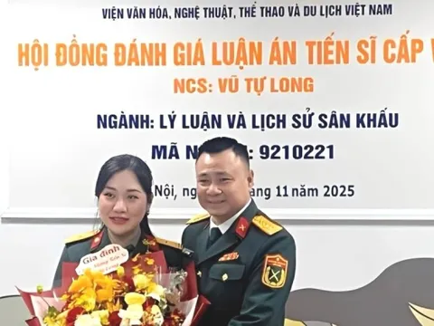 NSND Tự Long trở thành Tiến sĩ