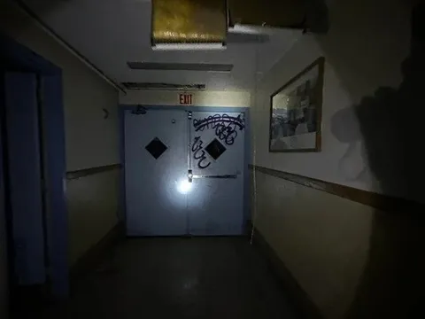 Phát hiện bất ngờ trong bệnh viện bỏ hoang