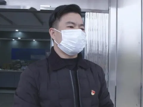 Tài khoản bị khấu trừ hơn 1 tỷ đồng nhưng không được thông báo, khách khiếu nại thì ngân hàng tuyên bố: “Đã xử lý đúng quy định”