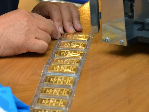 Giá vàng hôm nay 2-12: Tiếp tục đà tăng