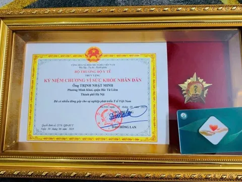 Truy tặng Kỷ niệm chương cho chàng trai 18 tuổi hiến tạng cứu sống 4 người