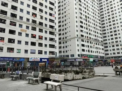 Chung cư "vạn dân" ở Hà Nội cấm gửi xe điện: Cư dân mong được đối thoại