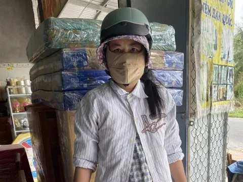 Vừa dựng lại nhà, người dân rốn lũ Phú Yên vừa kêu gọi hỗ trợ Phan Thiết 