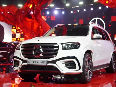 Xe sang nào đang được giảm giá mạnh trong tháng 12?