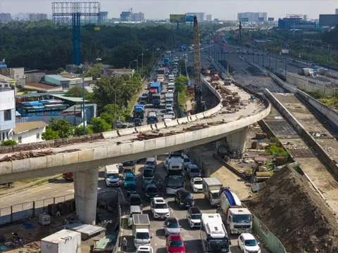 Cận cảnh cầu vượt nút giao An Phú dự kiến thông xe trong năm nay