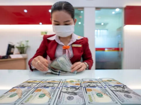 Fed hạ lãi suất, giá USD rơi sâu nhất kể từ tháng 9