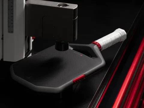 Hãng xe Tesla bán vợt pickleball