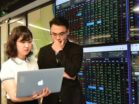 IPO rầm rộ, tưởng toàn 'bom tấn' lên sàn hóa ra 'bom xịt'